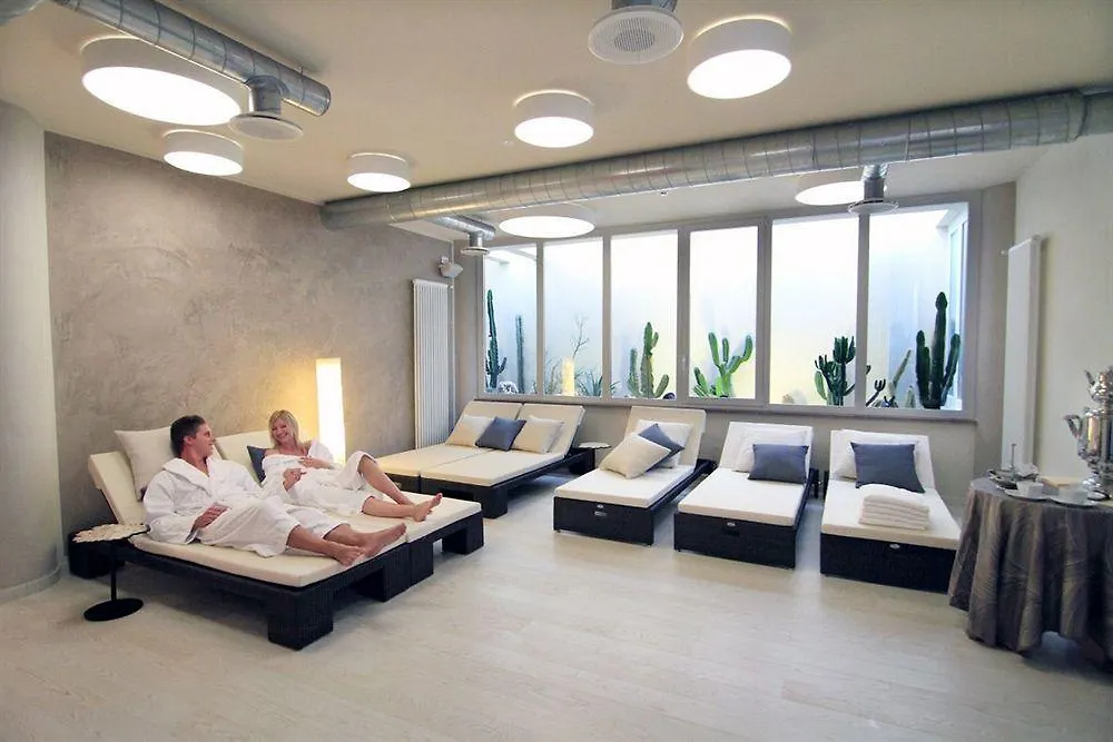 Hotel Sabbia D'Oro San Vincenzo 4*,  Italy
