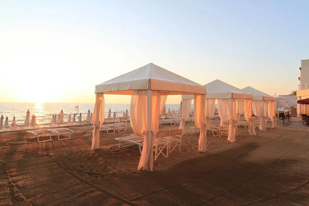 Hotel Sabbia D'Oro San Vincenzo 4*,